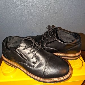 EUC Steve Madden boys dress shoes size 7